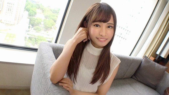 超モテそうな２０歳現役大学生がスレンダーな美脚と美尻を露わに本気セックス 2