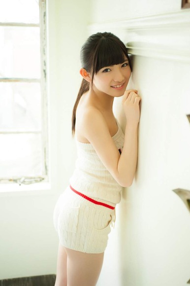 岡田奈々のグラビア画像023