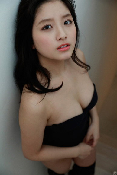 190704大和田南那のエロ画像012