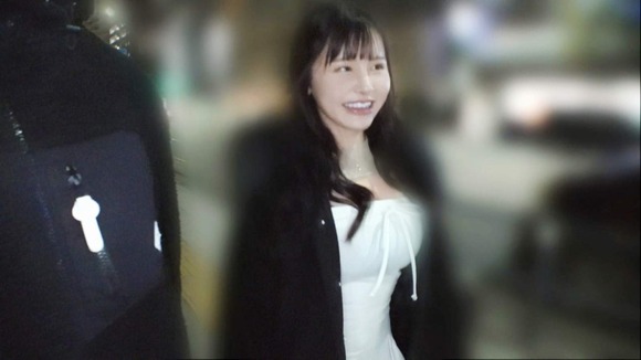 Fカップ巨乳の綺麗系JDがネットでAV応募→体験撮影。かなりの潮吹き体質…クンニで潮吹き、デカ●ンに突かれてハメ潮 4