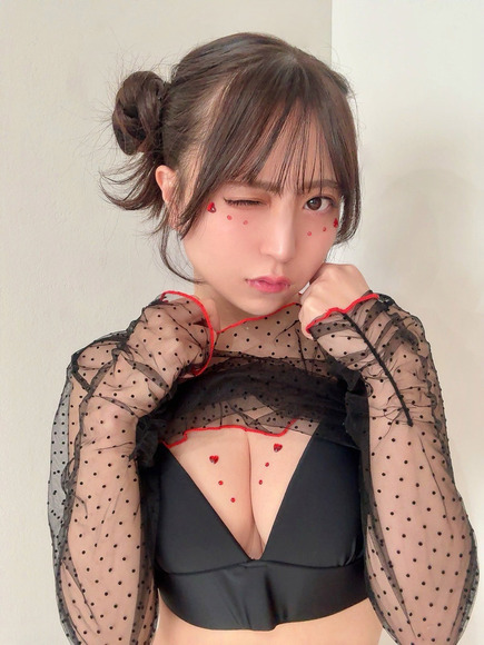 スレンダー巨乳で可愛い竹内星菜