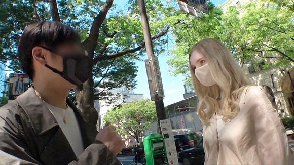 表参道で金髪の白人モデルをナンパ成功。透き通るような素肌と超絶美乳＆プリ尻 7