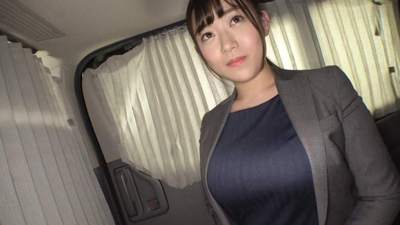 入社４年目のHカップOL。勤務中に車内へ呼び込み強引に乳を揉み…退勤後ホテルへ 19