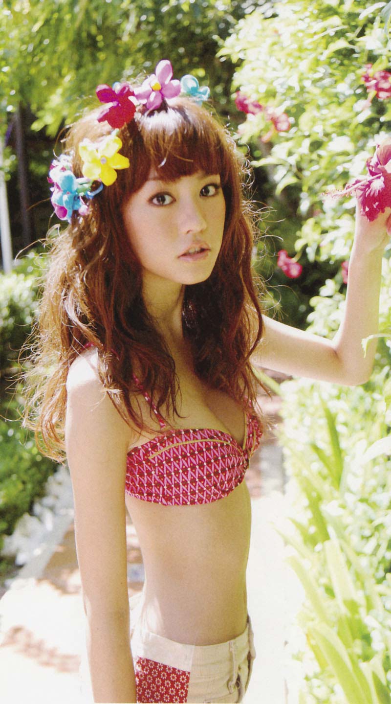  桐谷美玲 胸エロ画像 