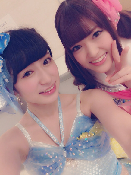 吉田朱里_自撮り018