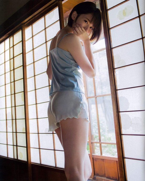 橋本奈々未の美脚画像041