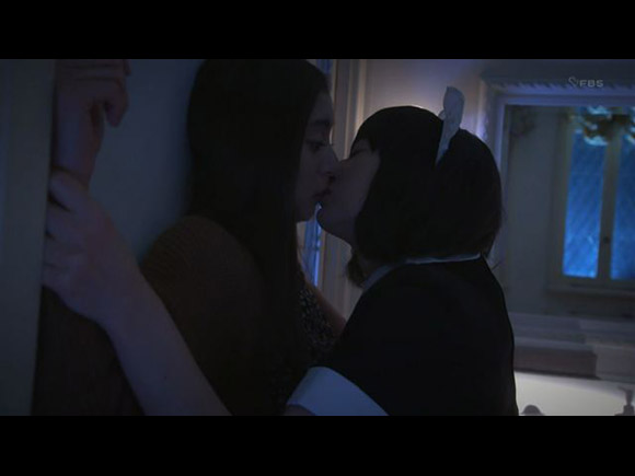新木優子 メイドにキスされるエッチなシーン