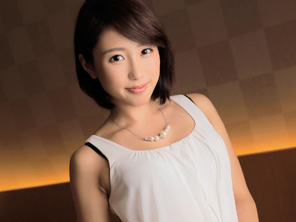 セレブ系お姉さま椎名愛のエロ画像