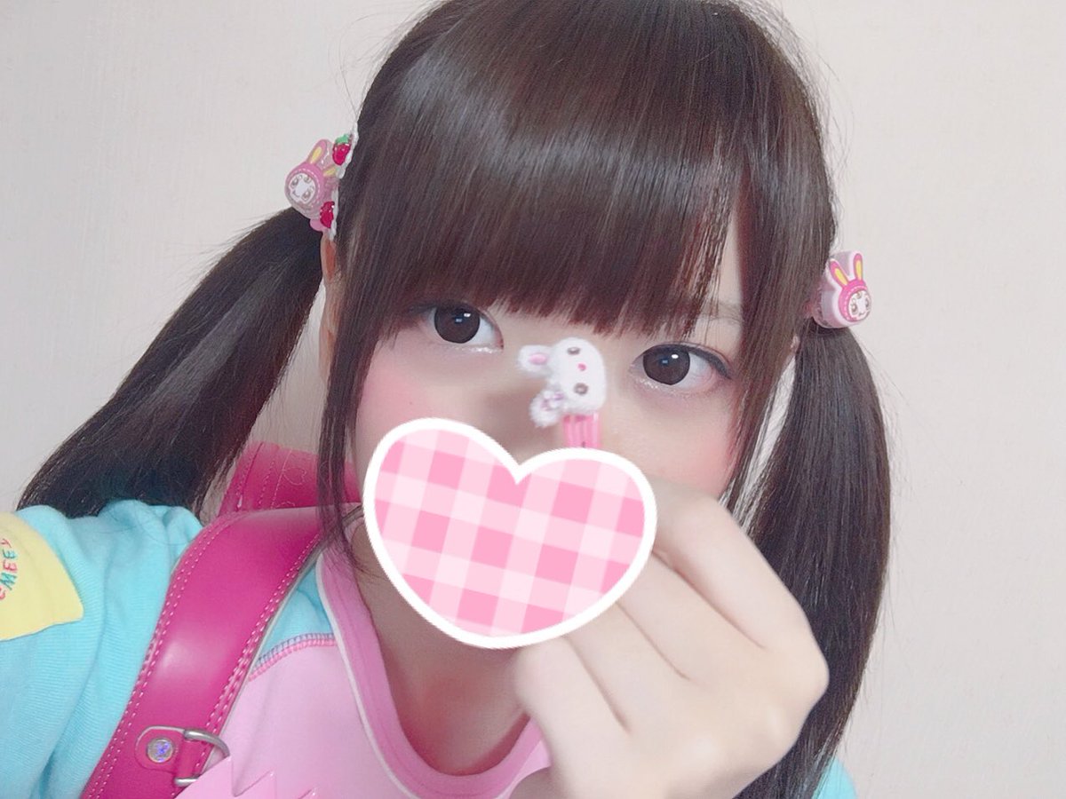 コ ミ ケ で 小 学 6 年 生-12 歳 の 写 真 集 が 配 布 さ れ る 