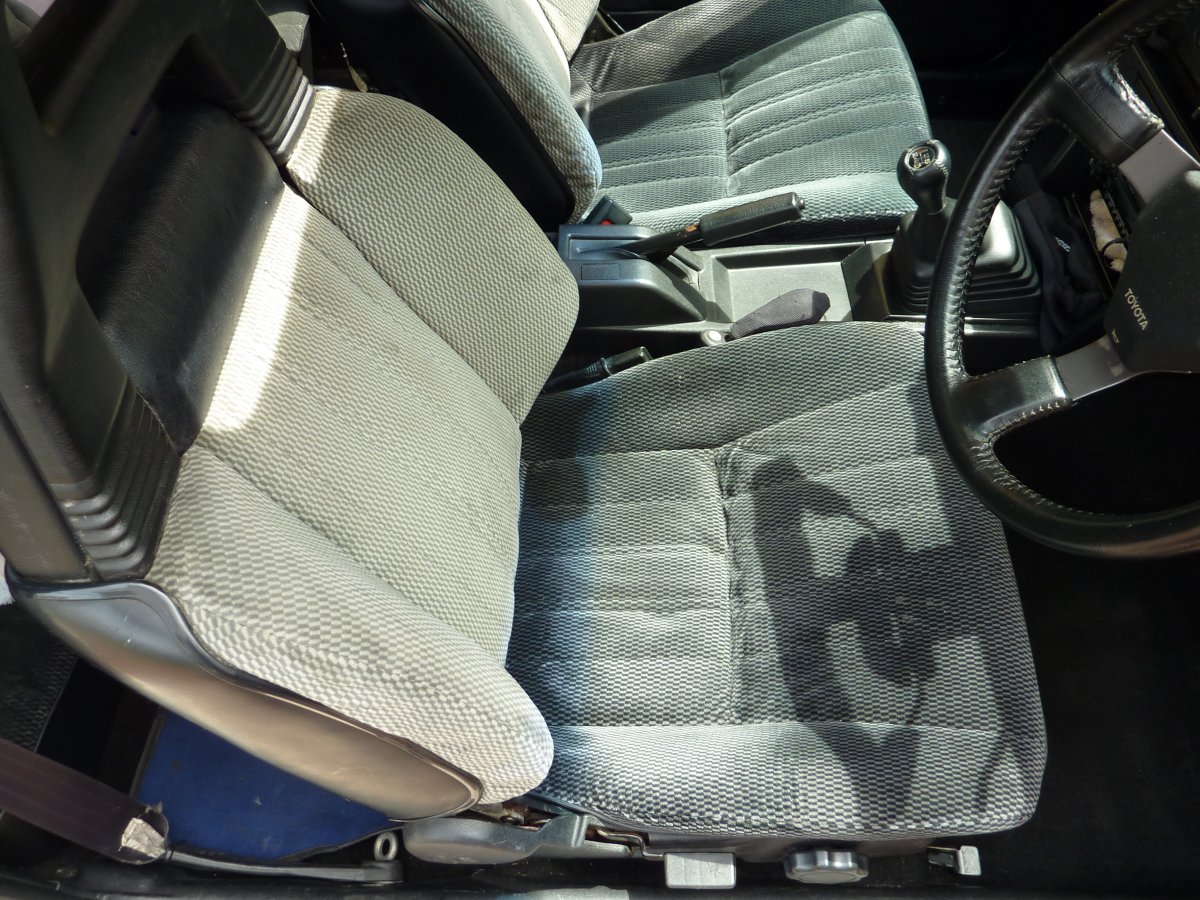 Ae86 純正シート 交換 Ae86修理日記 Ae86 純正シート 交換 Ae86修理日記