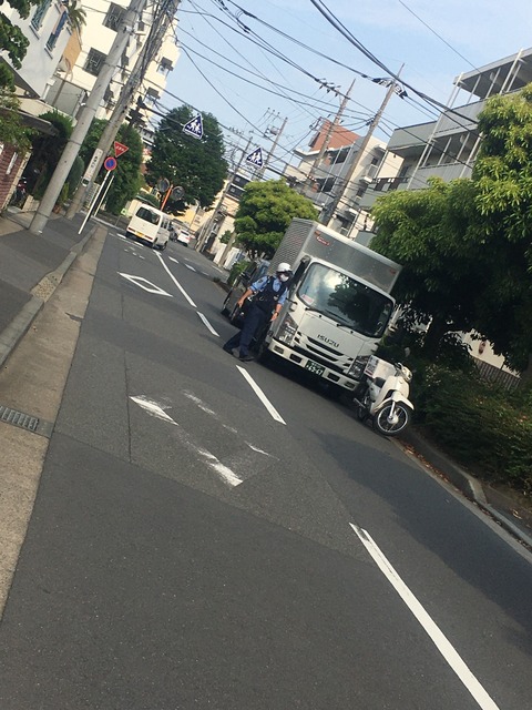 66D00BAC-8A36-4702-AEFA-5C9C007E6B8D