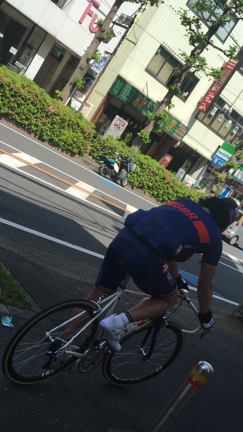 DC3E7DE9-EE1E-48C7-BF86-32EC3B1132F9