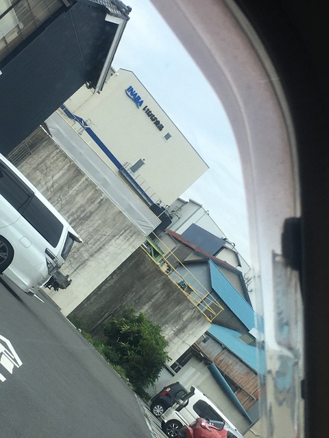 BDB994D8-563B-4B7F-8C54-C594F824502D