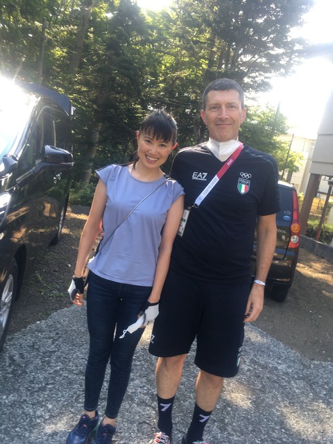 7DA1BCF1-C710-4EFF-B16A-E52BCC8DF154