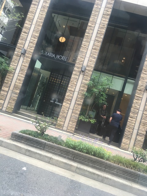 8CCFF91A-BA77-40DD-9EE5-1C20F09DB161