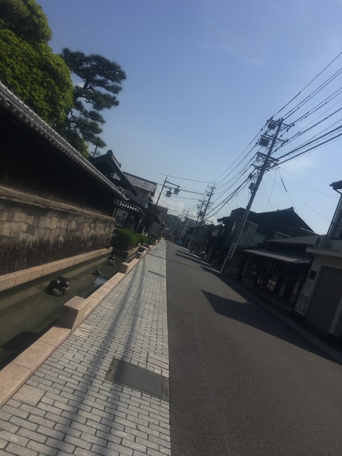 4A881FB4-6FE3-4816-85A4-A40DA3F1766A