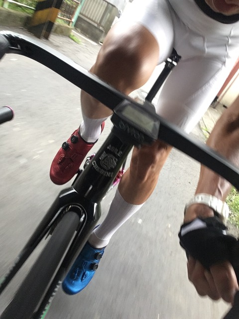 9750FD3C-2934-436E-94AE-840265332D90