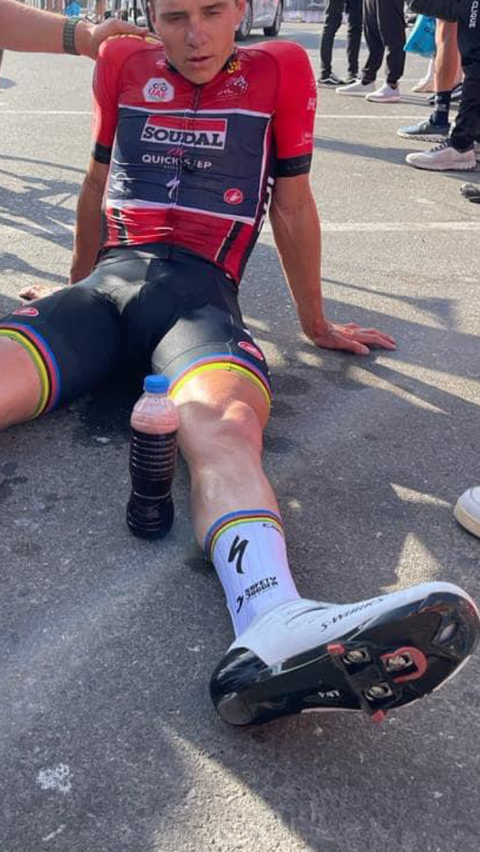 68EE62E1-410B-4E0F-A0DC-993EDC301864