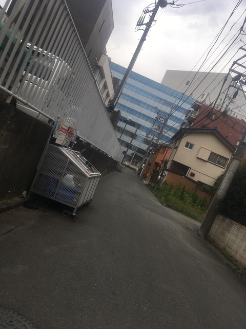 E1AA3BAA-9E8B-4830-B20B-19F67D8F37D7