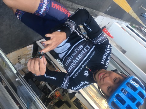 AEA24377-F0D1-4A9D-AC47-BECD020C4BCC