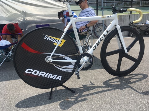 AFF3436E-591B-412F-8D25-8E0433E5B112