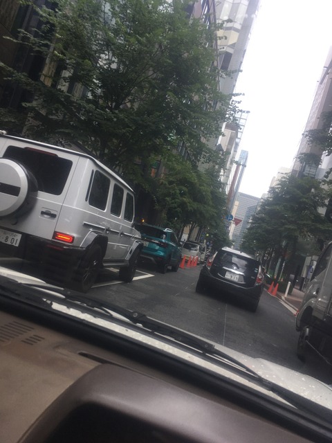 2B848727-E604-4BE7-B442-E29A2D713B04