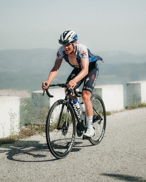 2F731576-EC13-4446-85C3-7B937A7B8AE4