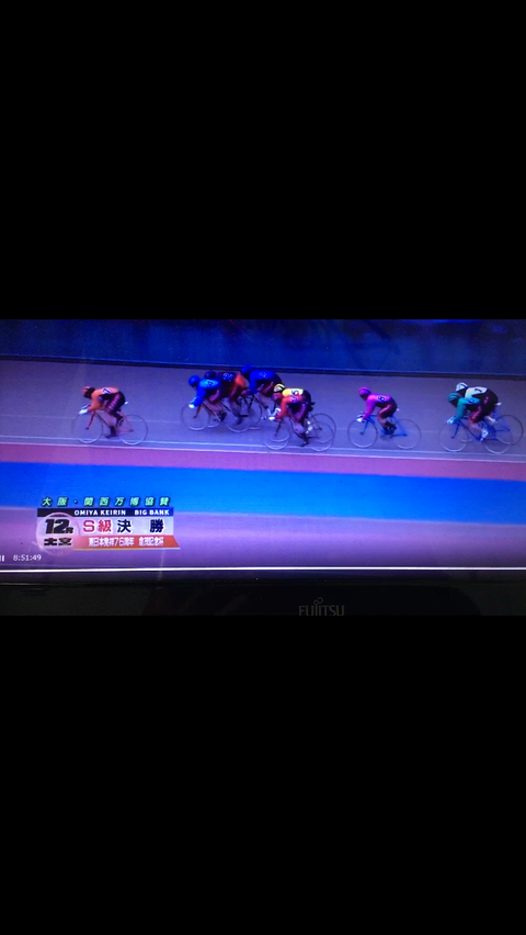 DF568338-69F5-4A37-B4E4-345452290421