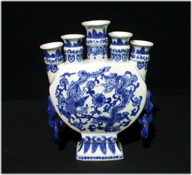 中国 大明成化年製 故宮博物院模造 青花 唐草文 龍持ち手 水注 VR7102B 中国 大明成化年製 故宮博物院模造 青花 唐草文 龍持ち手 水注