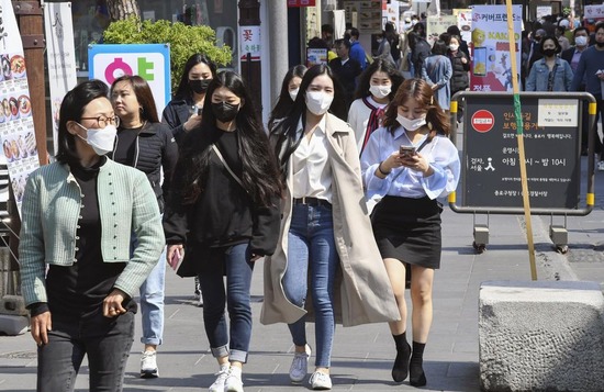 臭ケアで「コロナ特需」　韓国、マスク日常化で