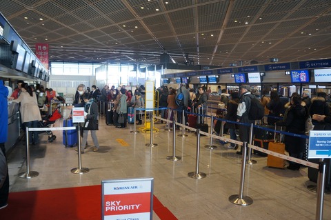 大韓航空チェックインカウンター