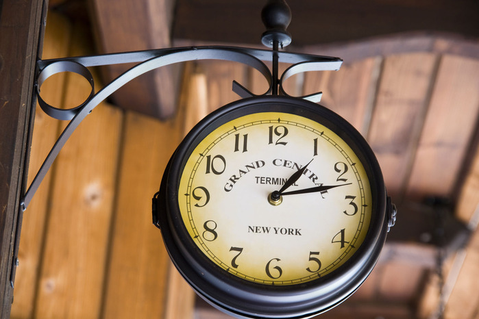 clock_zyctKLOu