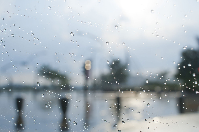graphicstock-view-of-buildings-on-a-rainy-day_B_H9jiPgsl