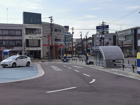 砺波駅前
