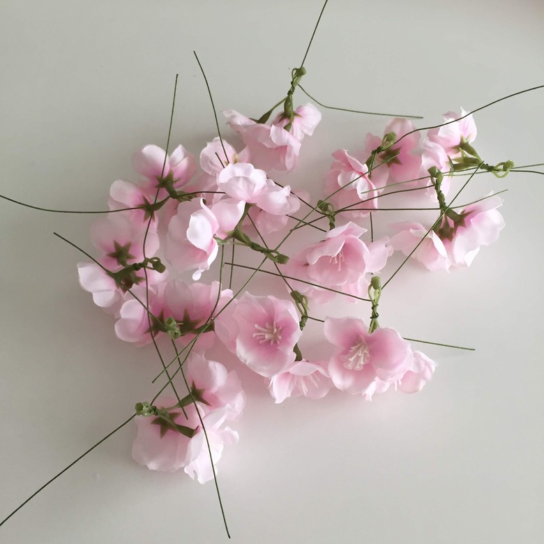 ダイソー造花で作る桜満開のリース Life In One Day 花と猫 時々diy ダイソー造花で作る桜満開のリース Life In One Day 花と猫 時々diy