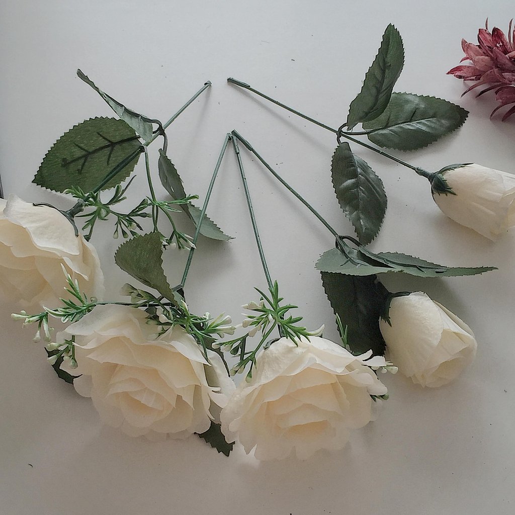追記あり ダイソー造花でクリスマス スワッグ Life In One Day 花と猫 時々ｄｉｙ