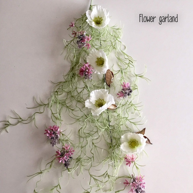 壁を飾る春らしいインテリア 100均の造花で手作りガーランド Life In One Day 花と猫 時々ｄｉｙ