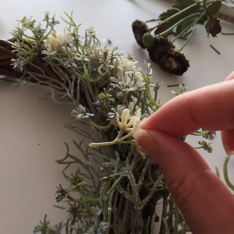 ダイソー造花 ドライ風フラワーで作ったリース Life In One Day 花と猫 時々ｄｉｙ