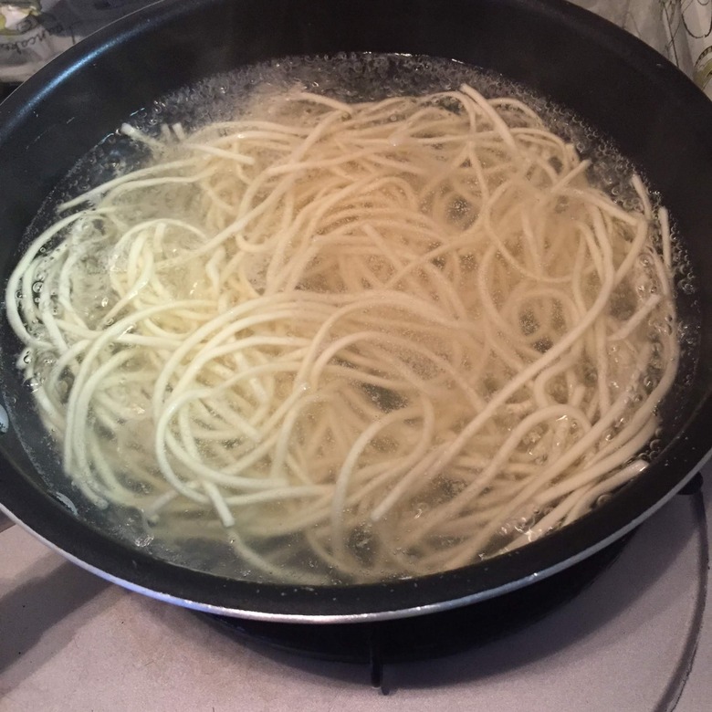 もちもち麺とオイスターソースの旨みがやみつきになる カルディ上海焼きそば Life In One Day 花と猫 時々ｄｉｙ