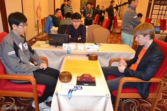 [519923]141215-sp-01