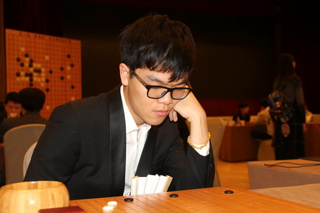 104543kuj889zwkw65578u