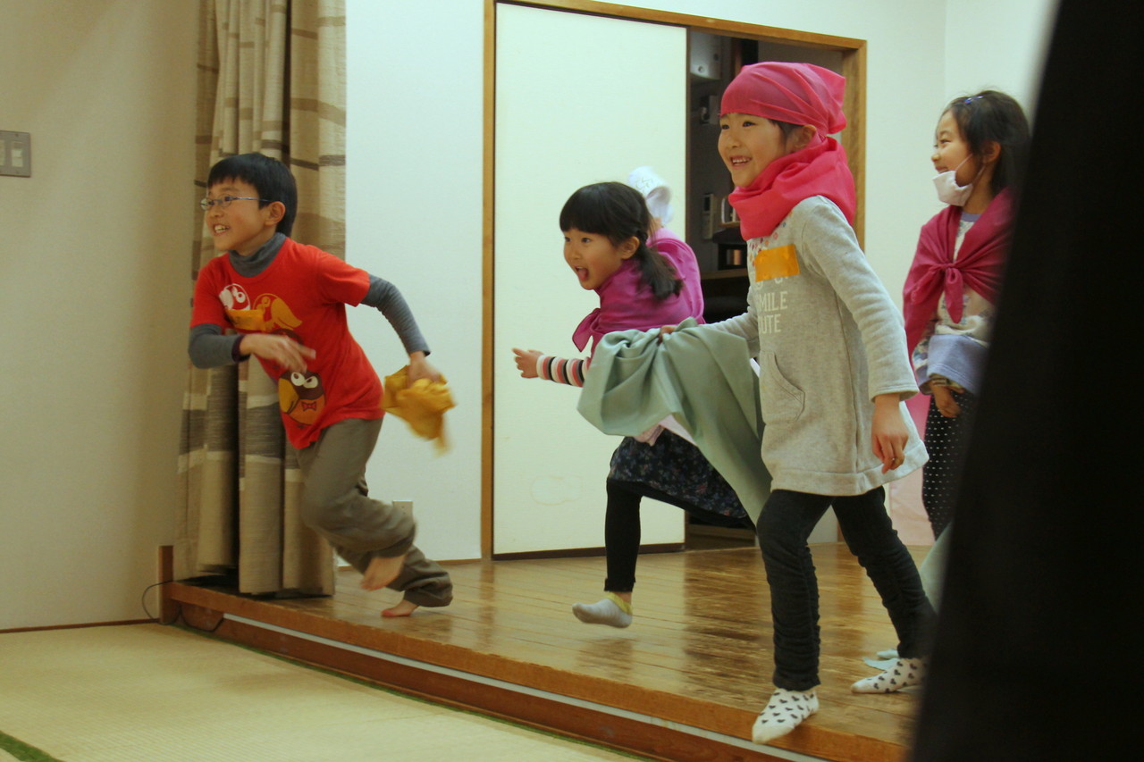 御殿山小学生 みんなで鬼ごっこ ただの鬼ごっこじゃないぜ 写真館 ブログ あそび心 御殿山小学生 みんなで鬼ごっこ ただの鬼ごっこじゃないぜ 写真館 ブログ あそび心