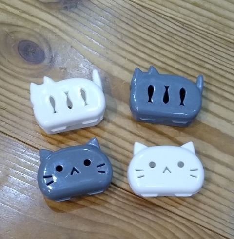 セリア ねこの歯ブラシキャップがかわいくて なんとなくと自己満足