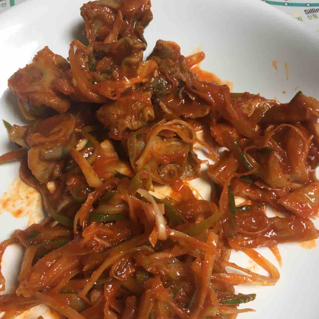 韓国料理 つぶ貝ピビン麺 골뱅이 비빔면 골비면 ソウルのゲストハウス アジトゲストハウス
