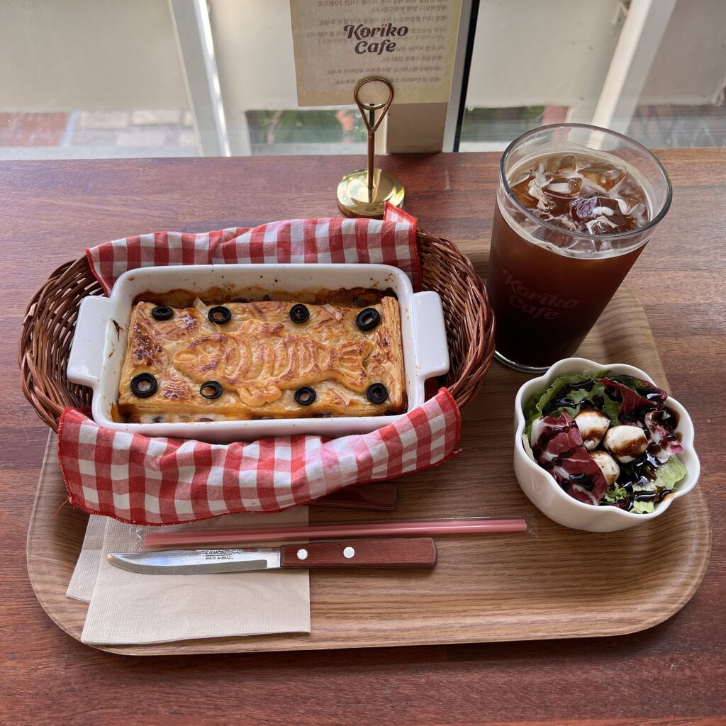 ホンデ延南洞 魔女宅カフェ「Koriko Cafe」ニシンじゃないパイブランチ