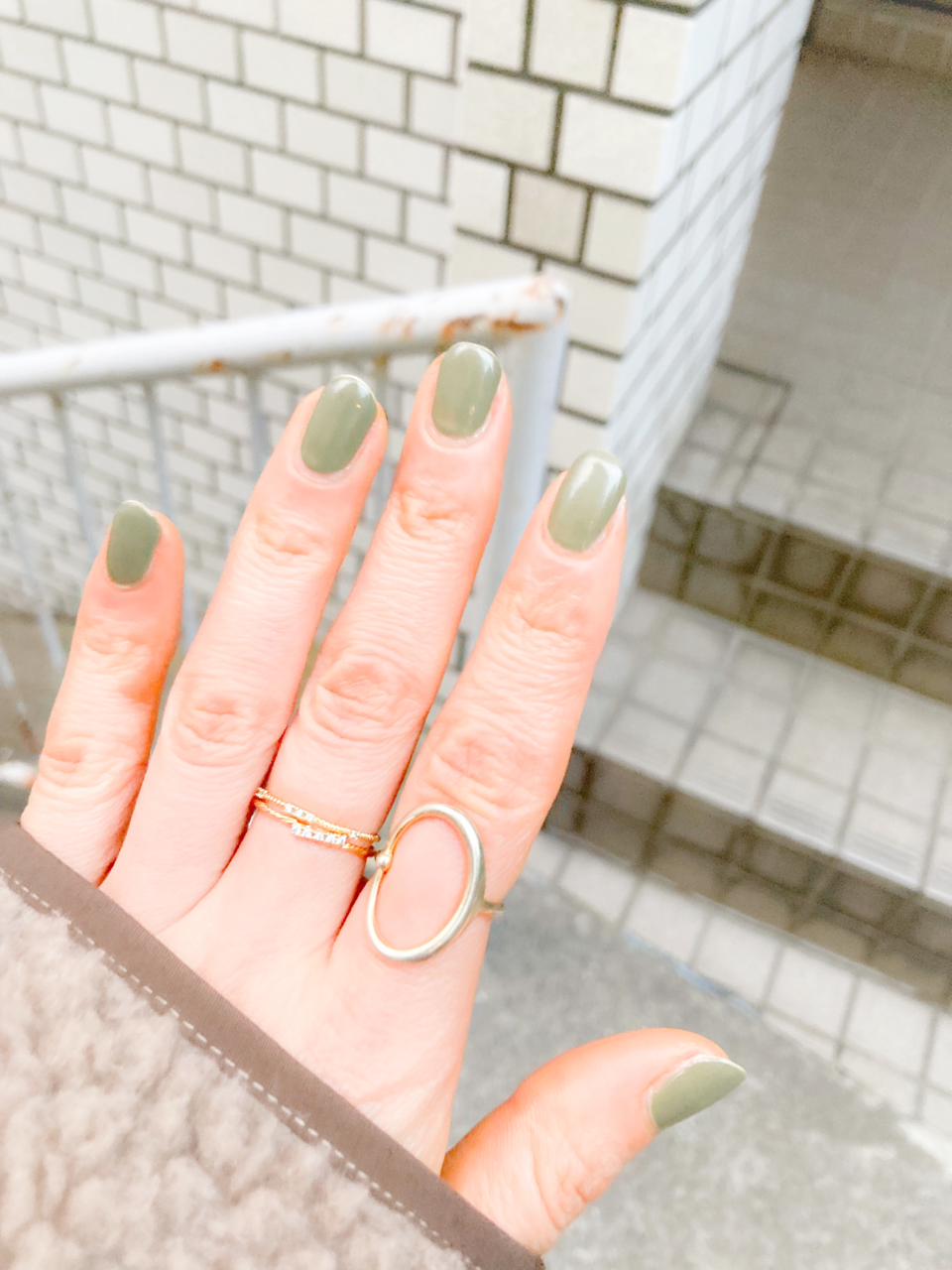 100均ネイル Geneヴィンテージカーキ Aikoの美容大好きblog プチプラmixで上品きれいに生きていく Powered By ライブドアブログ