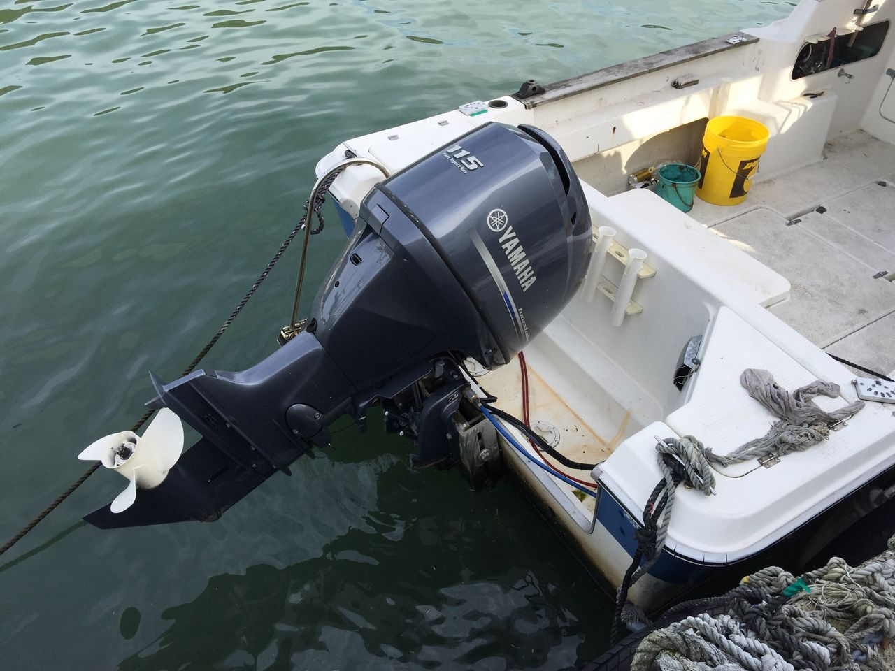 ヤマハ 船外機 エンジンオイル交換 饗庭ボートサービスの