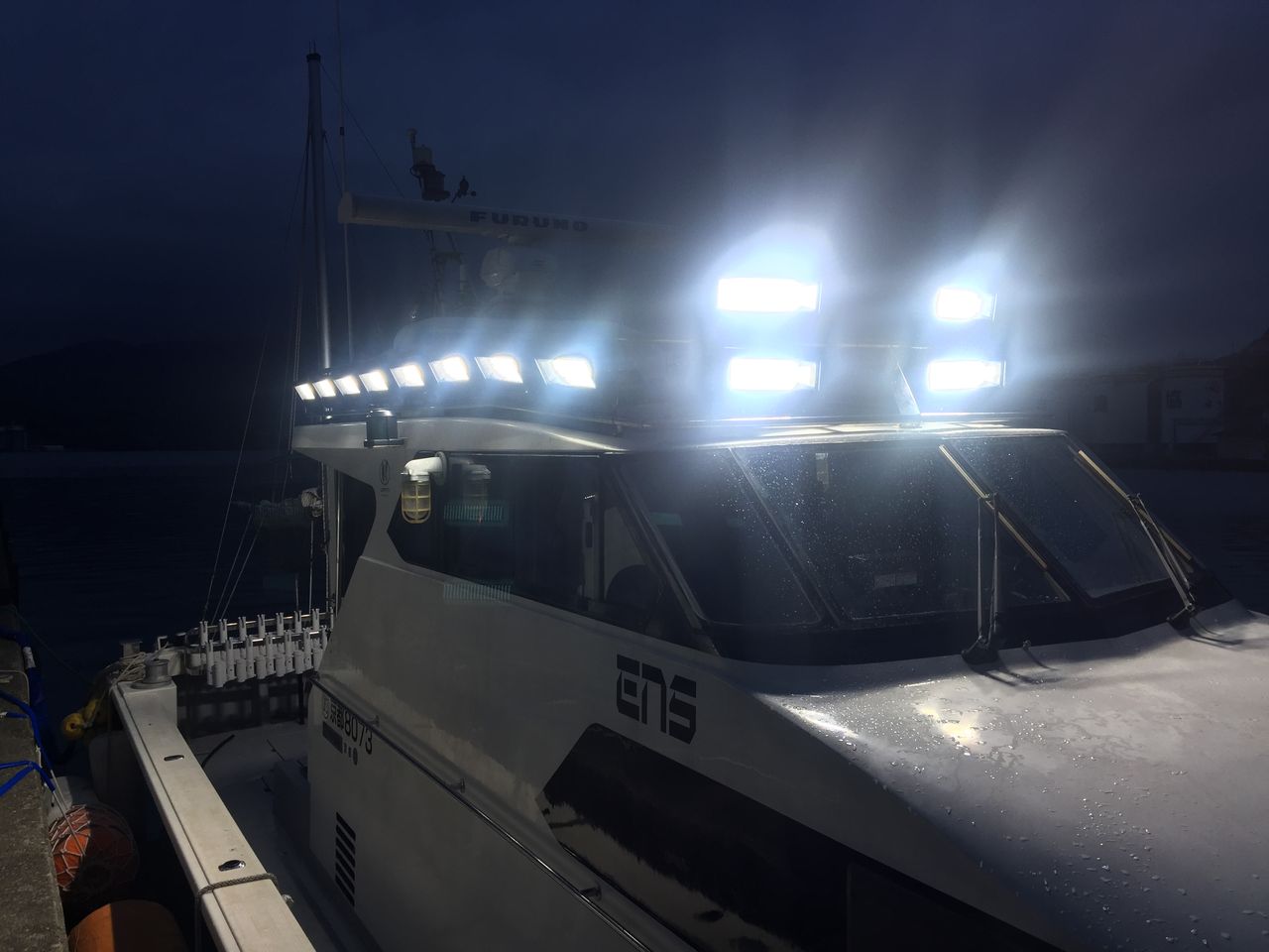 作業灯と集魚灯 船の修繕屋 マリンチャレンジ