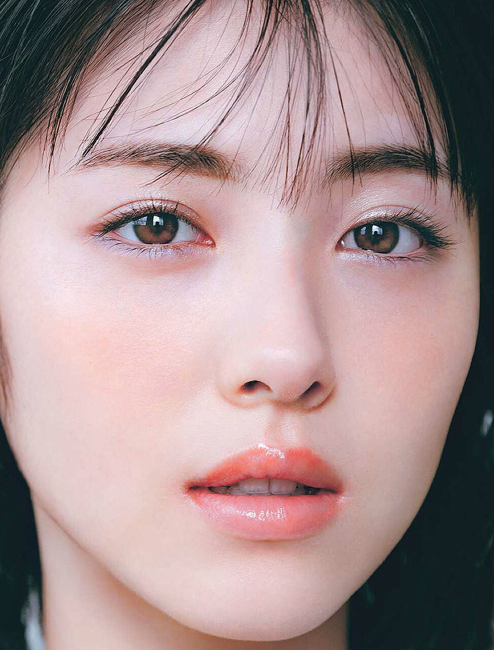 浜辺美波　顔射 