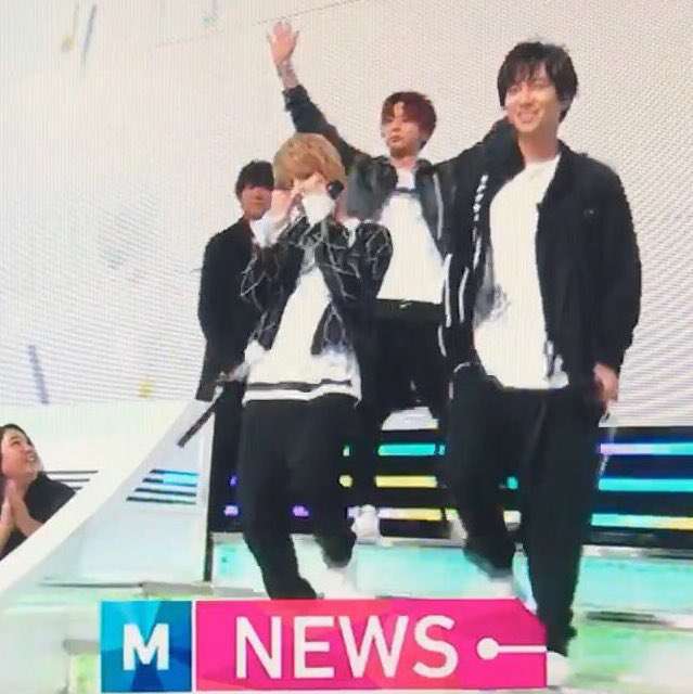 手越祐也 きゃりーぱみゅぱみゅとの交際をハンドサインで 匂わせ ガールズちゃんねる 手越祐也 きゃりーぱみゅぱみゅとの交際をハンドサインで 匂わせ ガールズちゃんねる